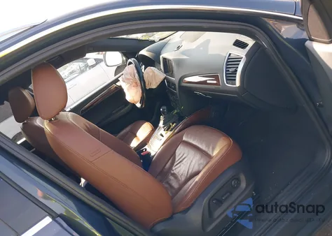 2011 Audi Q5 2.0T Premium z USA, uszkodzony, nr VIN WA1CFAFP2BA114109